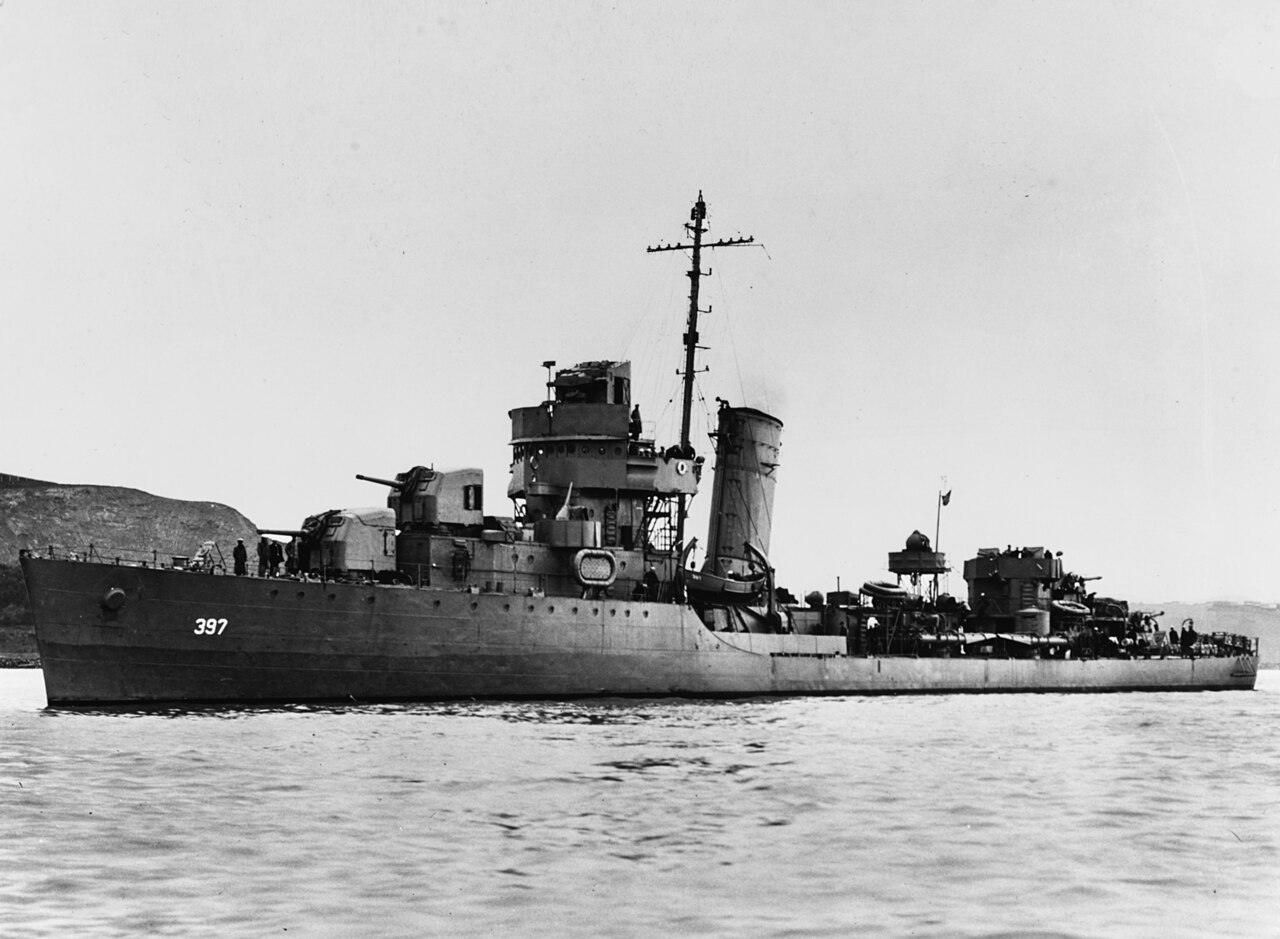 Benham off Mare Island on 6 February 1942, hull number 397